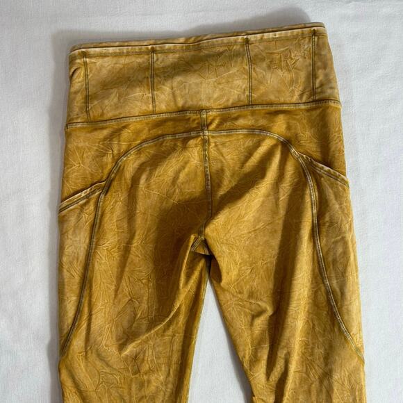 Lululemon Size 6 Fast Free High Rise Tight Leggings Ice Dye Gold Side Pocket - Picture 6 of 7